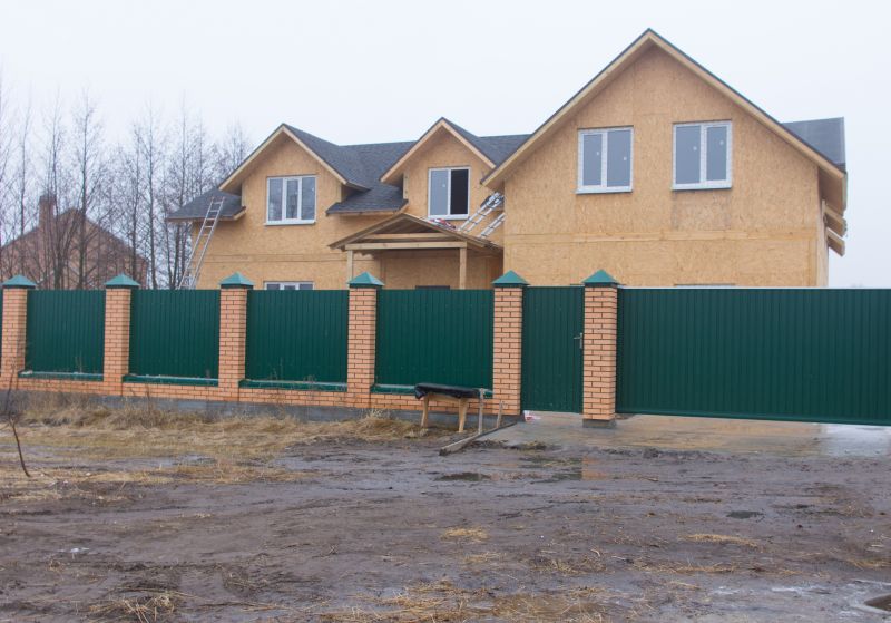 Pool Fence Installation Costs — Cost of Pool Fence Installation